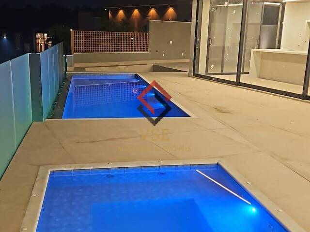 #26 - Casa para Venda em Santana de Parnaíba - SP - 2