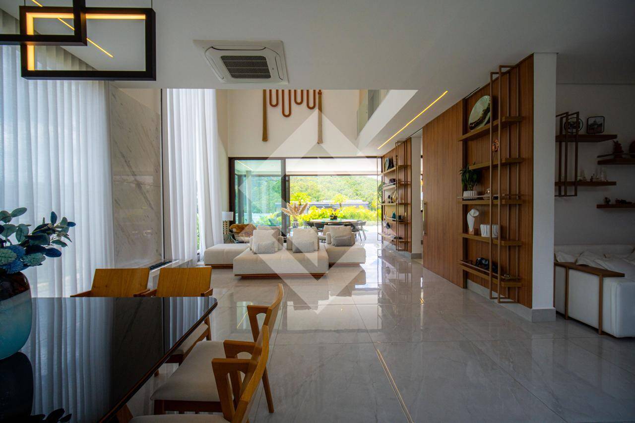 Casa, 4 quartos, 490 m² - Foto 1