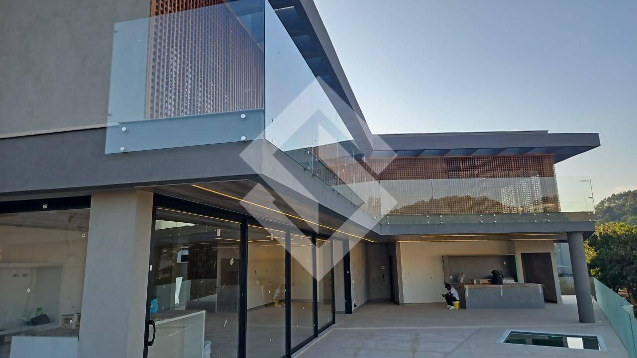 Casa, 5 quartos, 610 m² - Foto 1