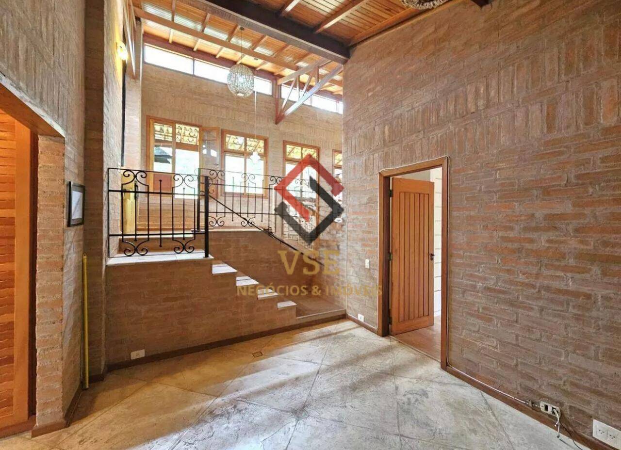 Casa à venda com 3 quartos, 600m² - Foto 3