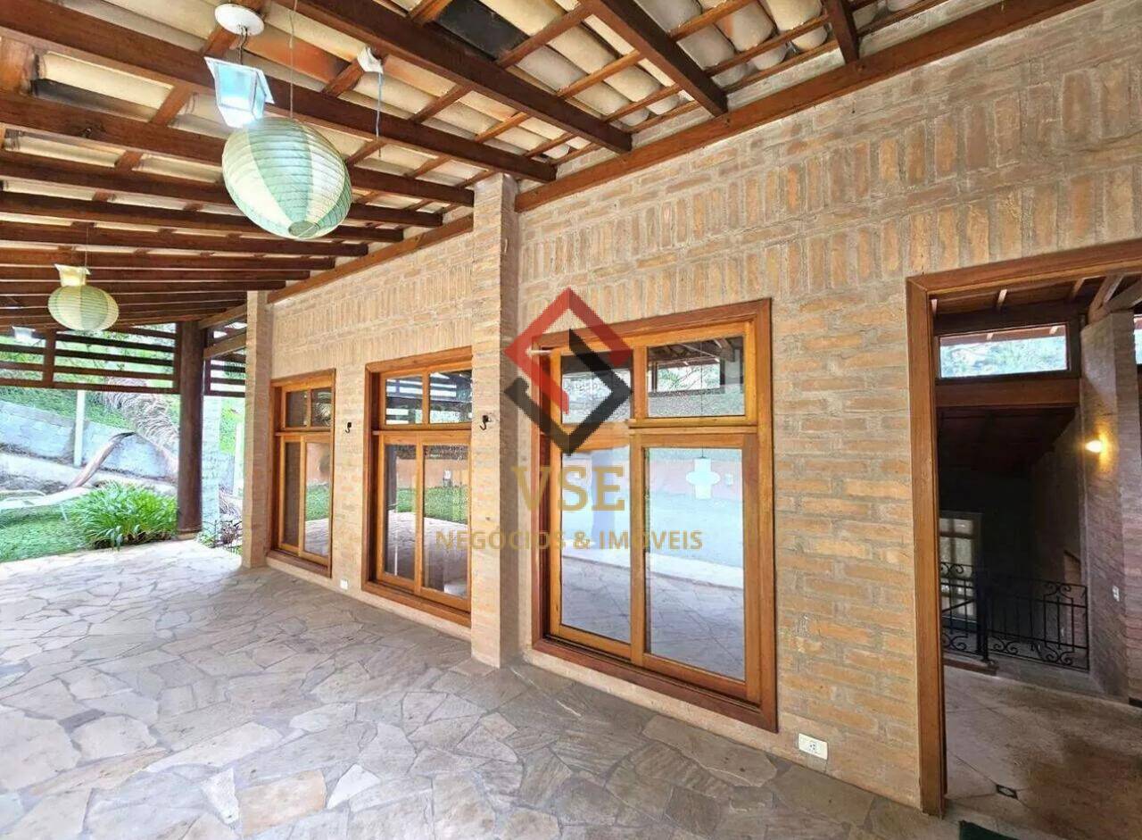 Casa à venda com 3 quartos, 600m² - Foto 7