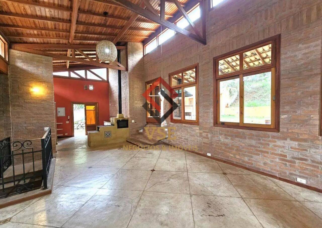 Casa à venda com 3 quartos, 600m² - Foto 10