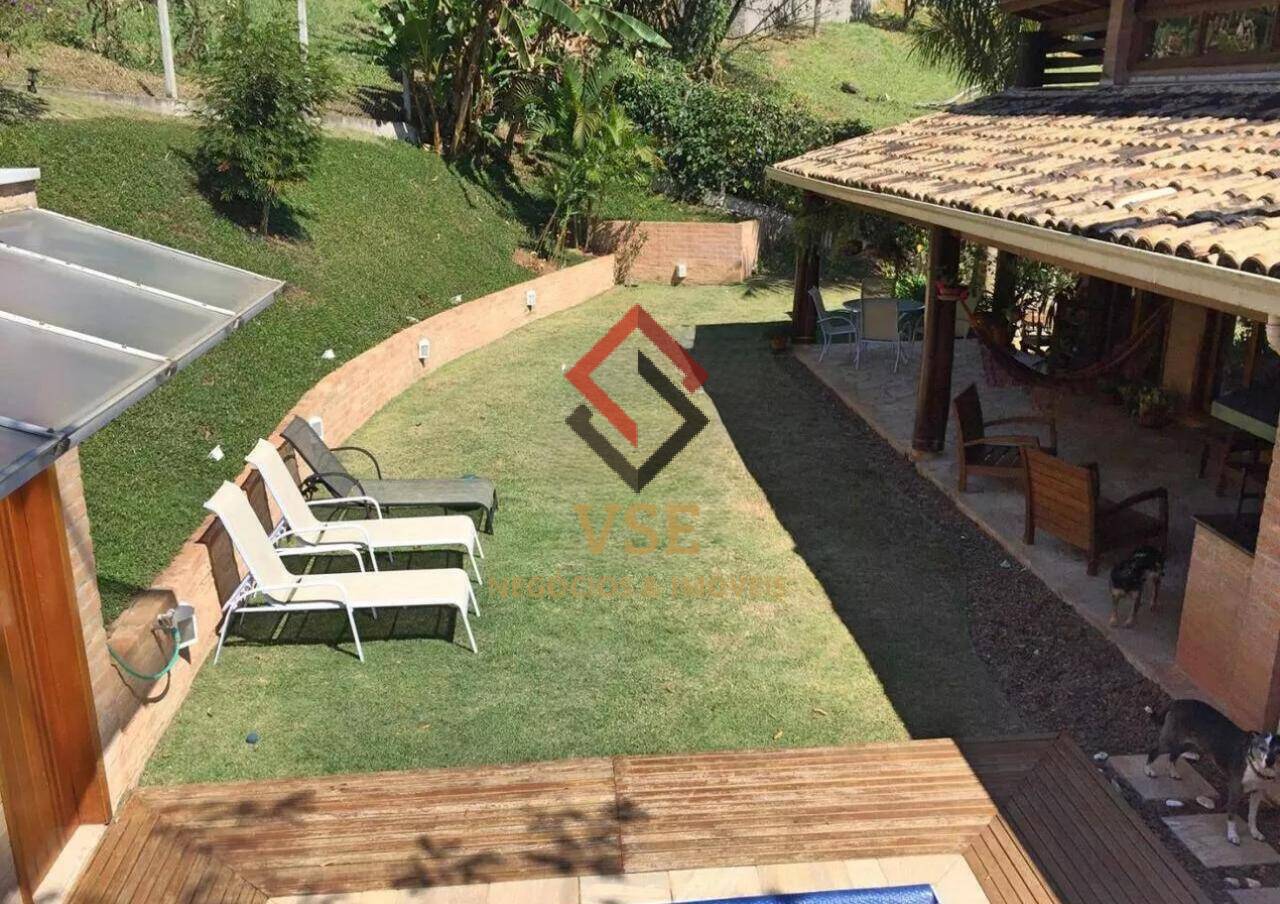Casa à venda com 3 quartos, 600m² - Foto 8