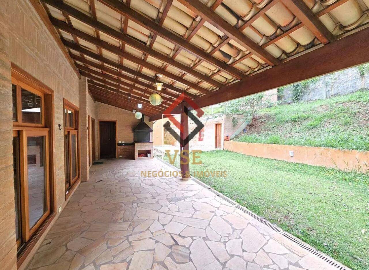 Casa à venda com 3 quartos, 600m² - Foto 17