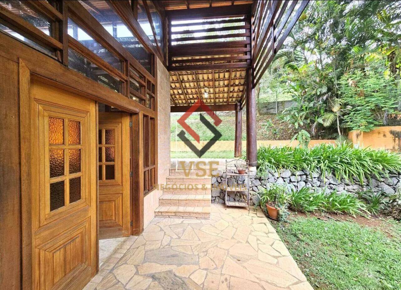 Casa à venda com 3 quartos, 600m² - Foto 18