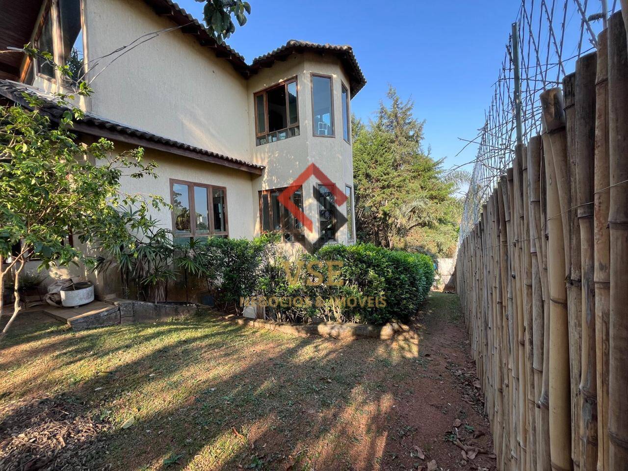 Casa, 4 quartos, 240 m² - Foto 4