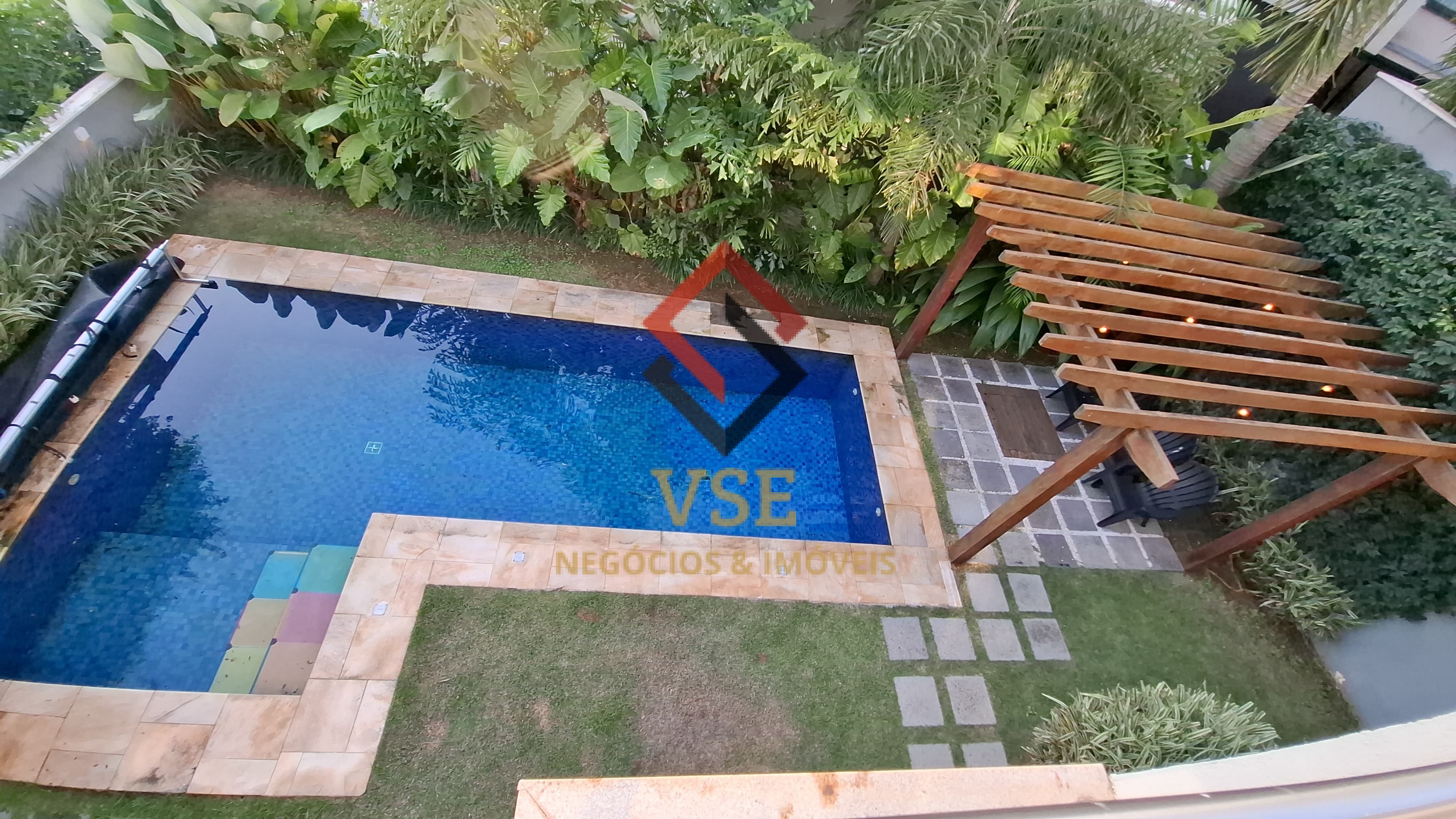 Casa à venda com 4 quartos, 463m² - Foto 3