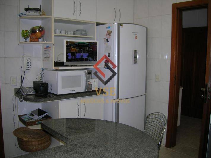 Casa à venda e aluguel com 4 quartos, 350m² - Foto 11