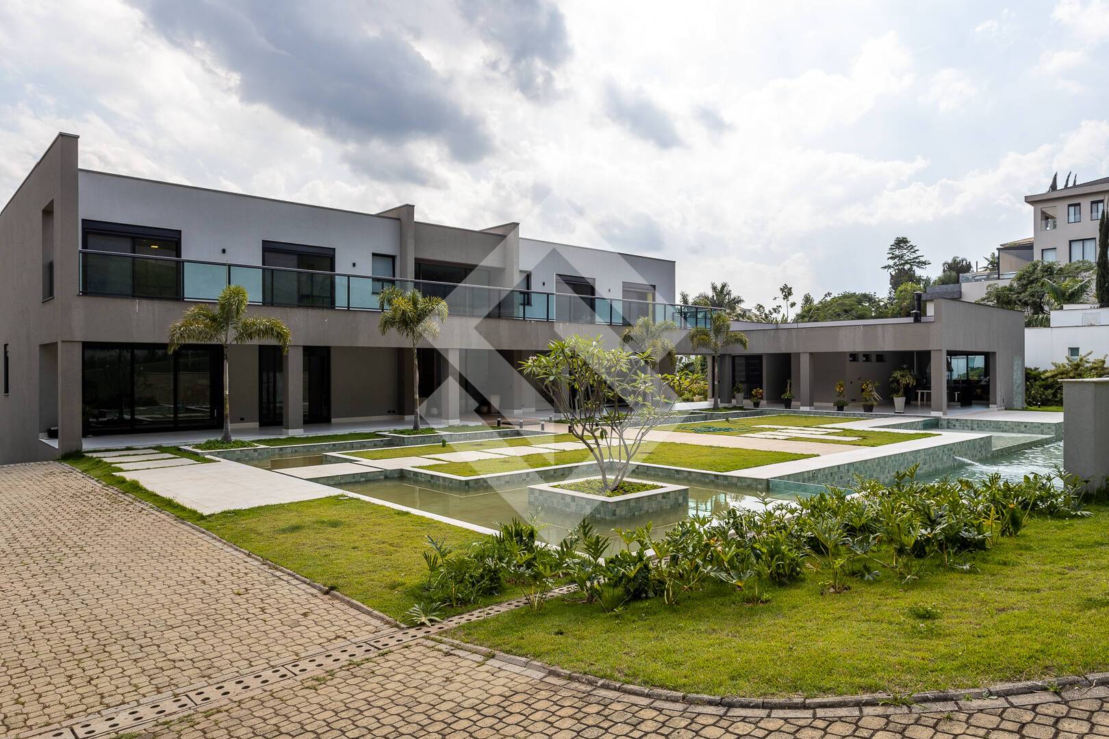 Casa, 4 quartos, 1305 m² - Foto 1