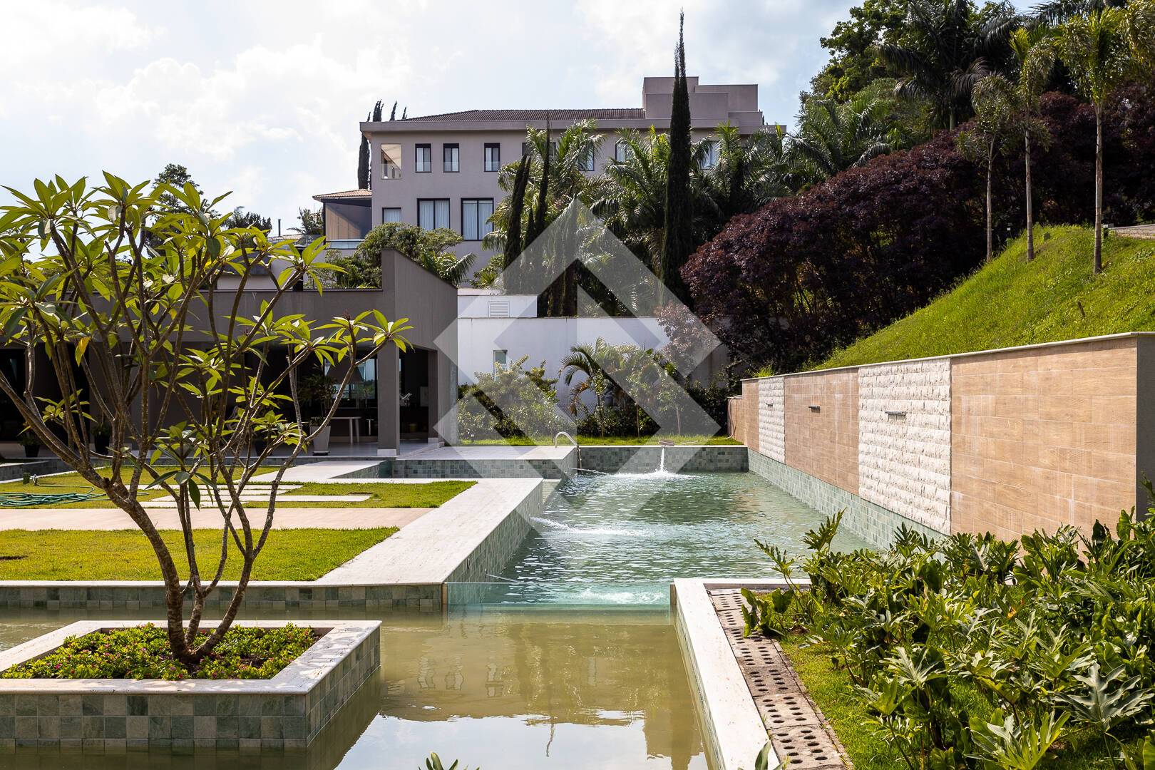 Casa, 4 quartos, 1305 m² - Foto 3