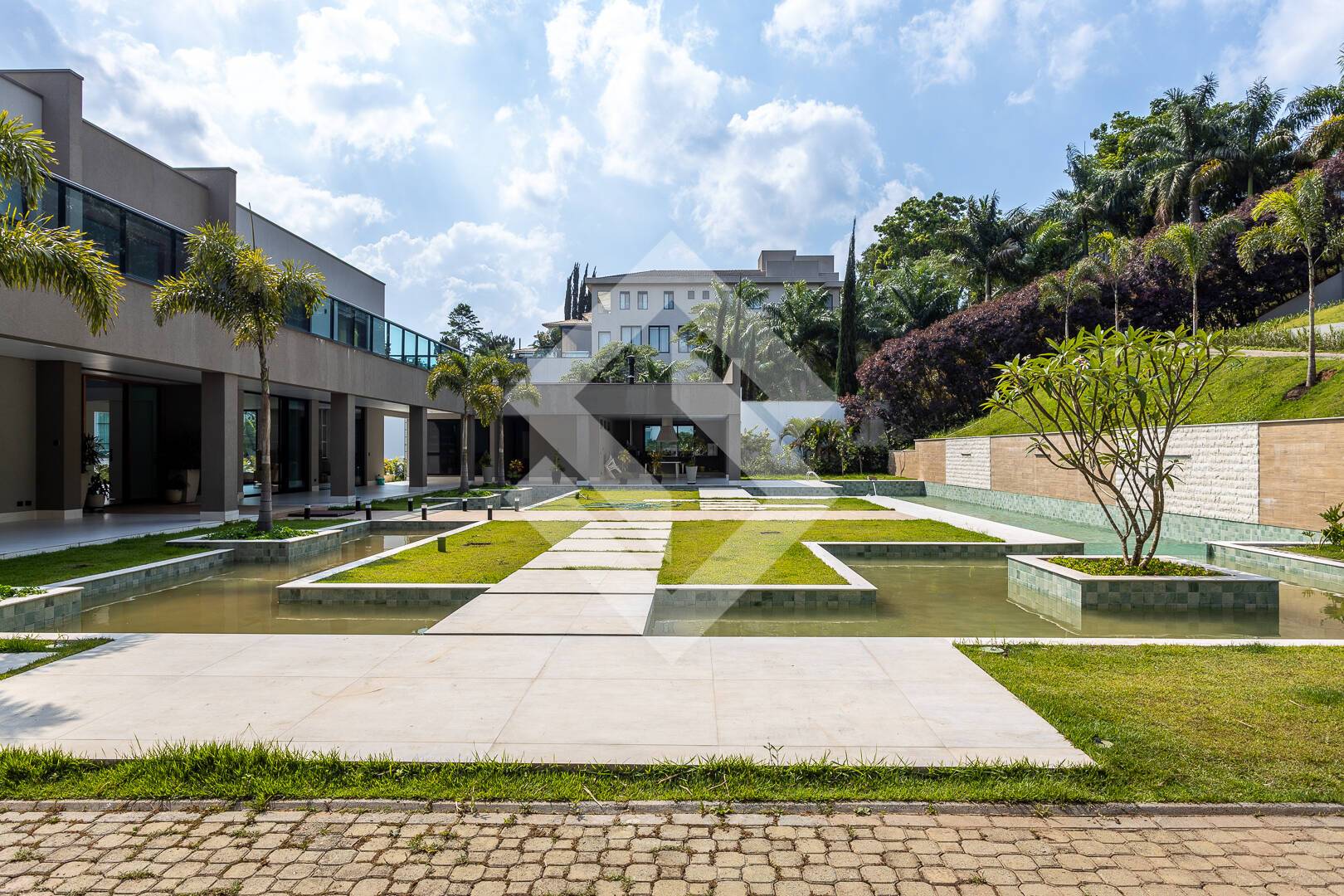 Casa, 4 quartos, 1305 m² - Foto 4