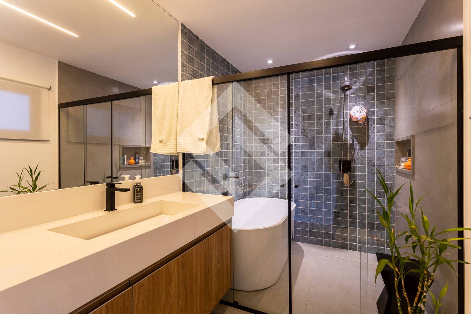 Casa, 4 quartos, 303 m² - Foto 35