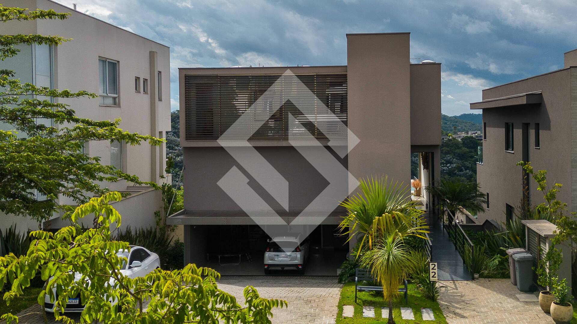 Casa, 4 quartos, 303 m² - Foto 1
