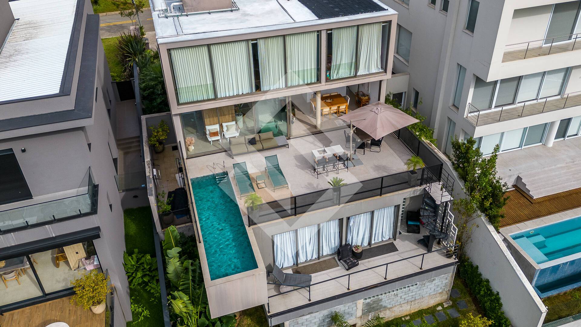 Casa, 4 quartos, 303 m² - Foto 2