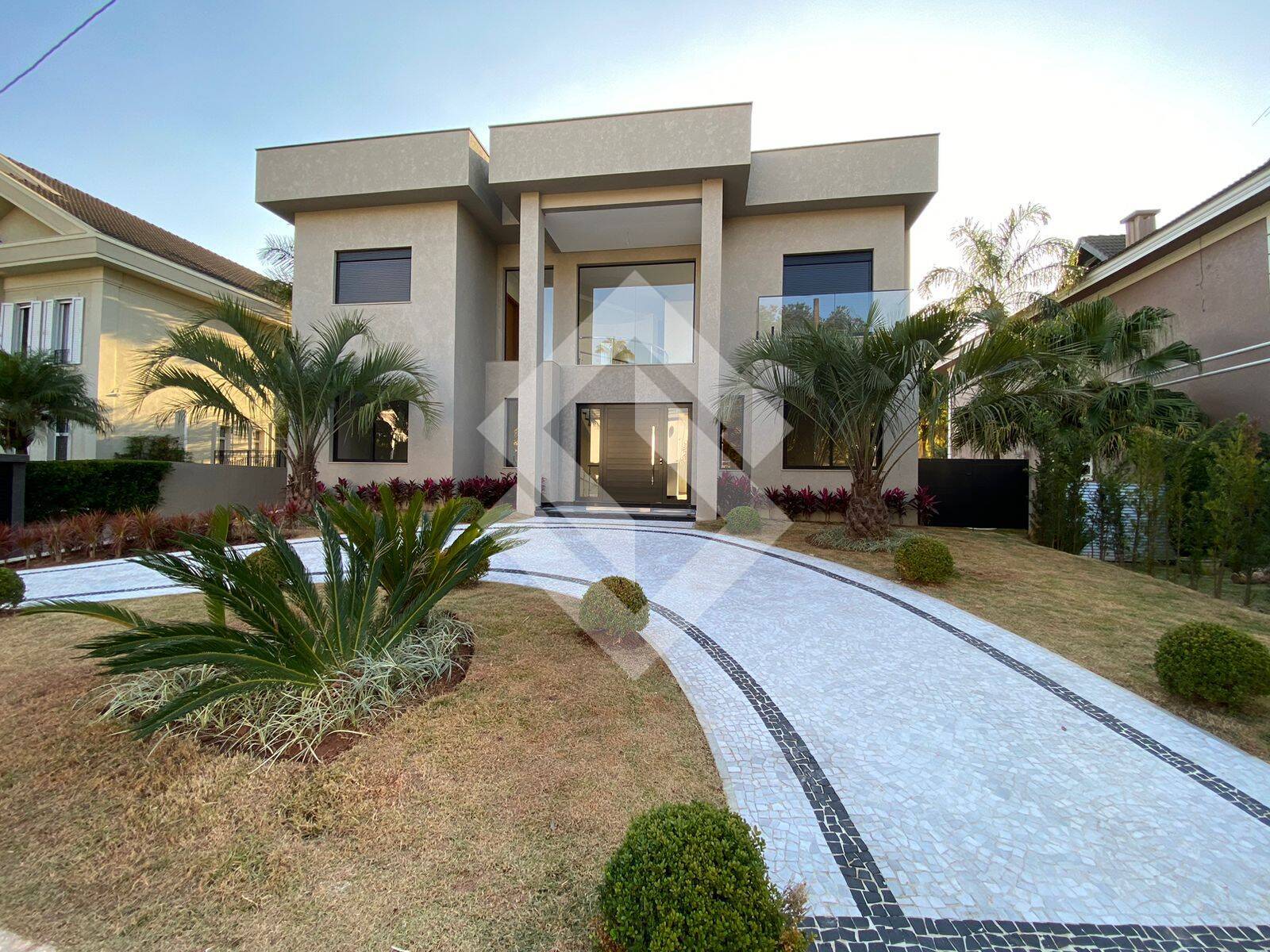 Casa, 6 quartos, 1700 m² - Foto 1